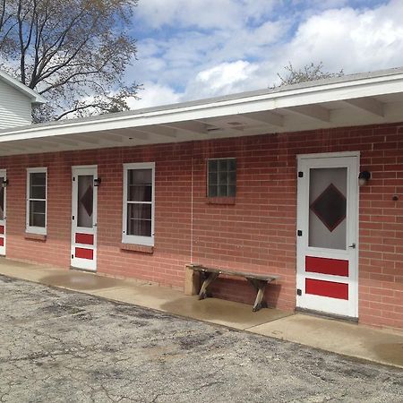 Cool City Motel Two Rivers Exterior photo