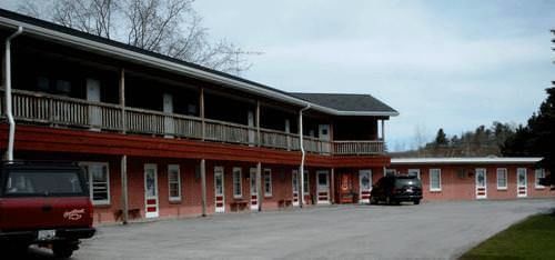 Cool City Motel Two Rivers Exterior photo